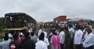 ভারতে চলন্ত বাসে আগুন, দগ্ধ হয়ে প্রাণহানি ১১